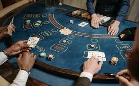 Dukungan pelanggan royal188 slot tersedia melalui live chat, email, dan telepon